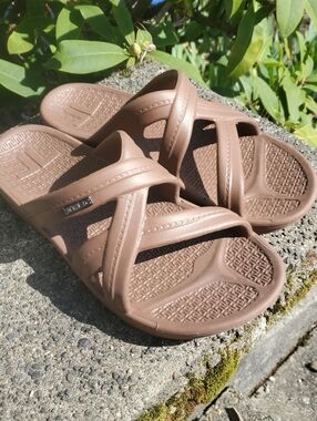 Telic Brown "Mallory" Sandals Sz 7